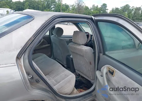 1998 Toyota Camry Le z USA, uszkodzony, nr VIN 4T1BG22K6WU188745